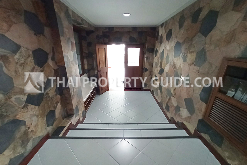 Apartment in Phaholyothin 